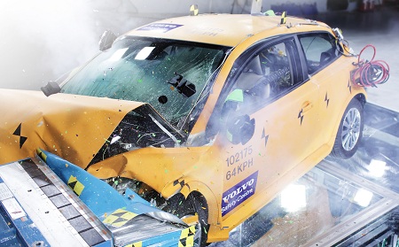 Volvo C30 Electric, front-end collision test