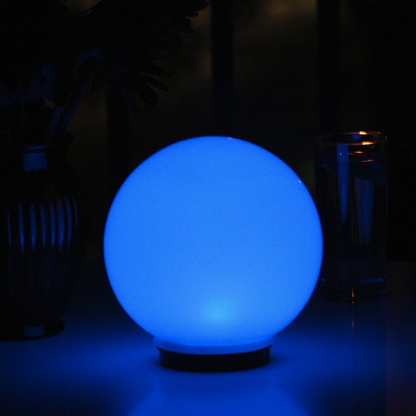 Solar Lamps Earthtechling 5 Stylish Solar Lamps For Outdoor Entertaining