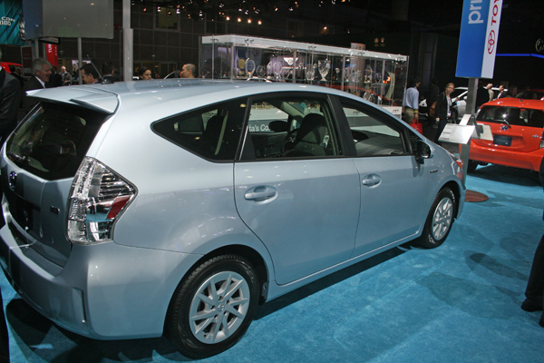 Toyota Prius v