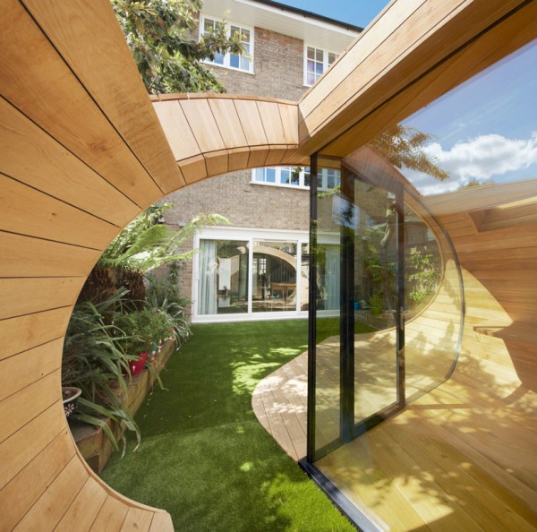 A view of the "daily commute" from the home to office. Image by Alan Williams via Platform 5 Architects.