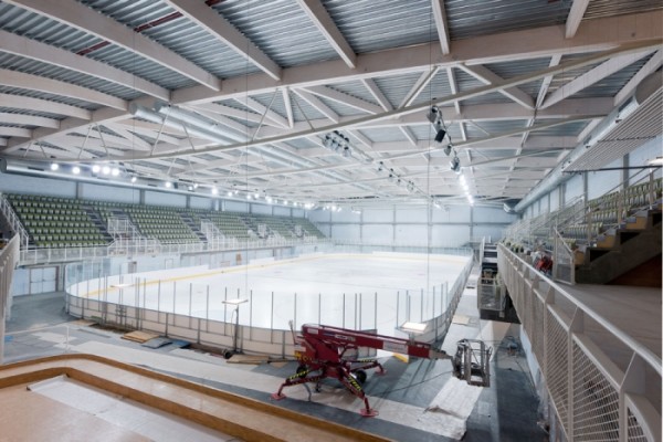 The rink as it neared completion in December 2012. Image by Marc Detiffe via L'Escault Architectures.