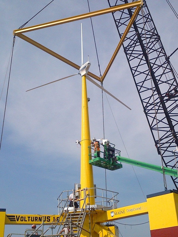 offshore floating turbine