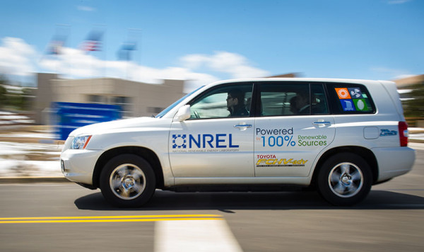 An NREL employee test drives one of the Toyota Highlander fuel cell hybrid vehicles at the lab's Fuel Cell Hybrid Vehicle Ride and Drive Event. The event was part of Earth Week festivities at NREL.
(image via NREL/Dennis Schroeder)