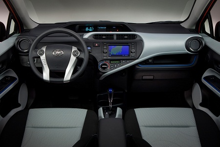 prius_c_interior prius c interior