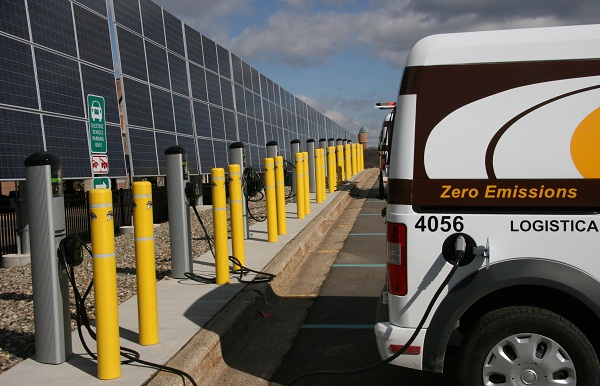 western michigan university solar powered electric vehicle charging