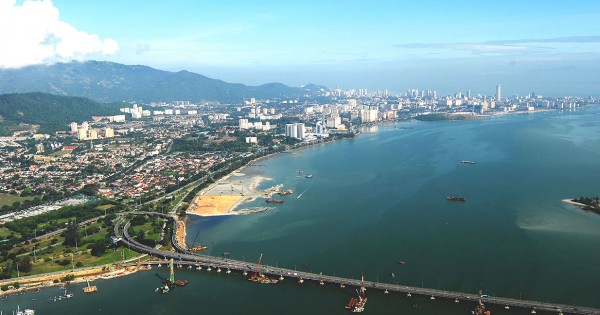 Current aerial view of the coastal Iskandar region, northwest of Singapore. Image via Iskandar Malaysia.