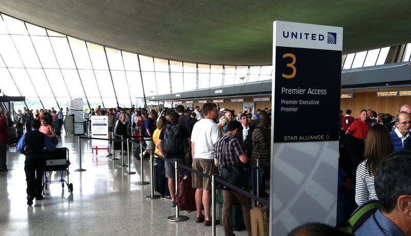 Airport crowd United Airlines